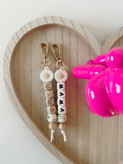 DAISEY MAMA KEYCHAIN