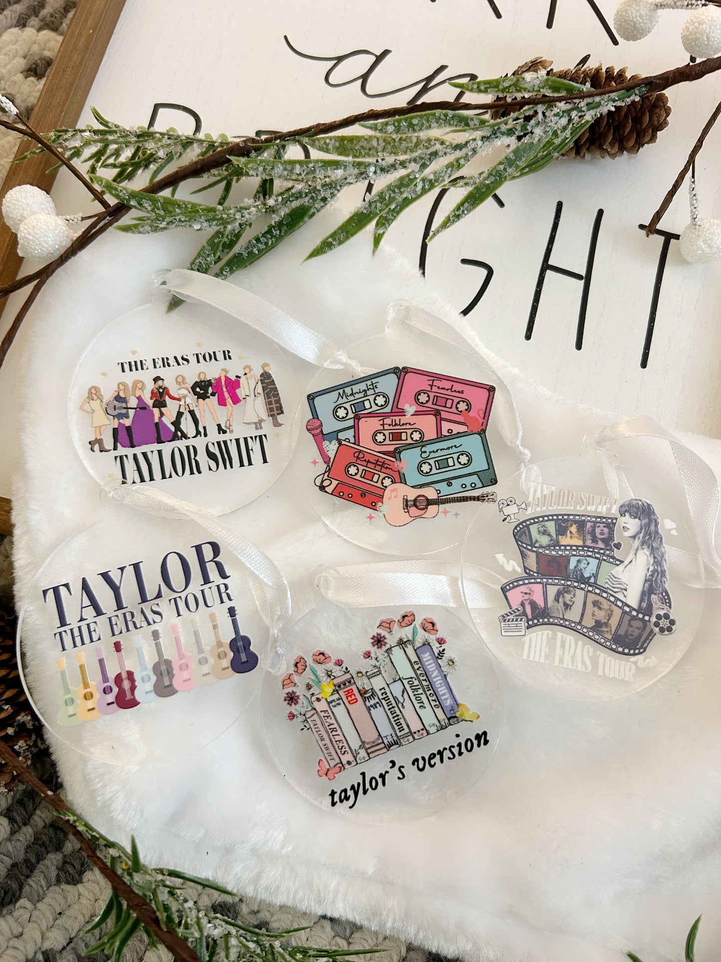 SWIFTIE // ORNAMENTS