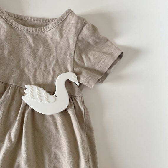 SWANS // SILICONE TEETHERS